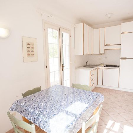 Appartamenti Villa Anna - Goelba Каполивери Екстериор снимка