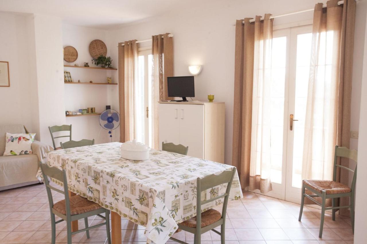 Appartamenti Villa Anna - Goelba Каполивери Екстериор снимка
