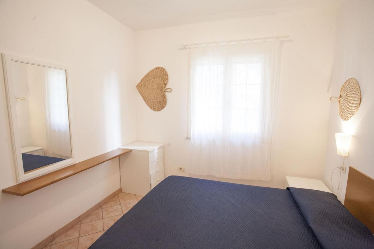 Appartamenti Villa Anna - Goelba Каполивери Екстериор снимка