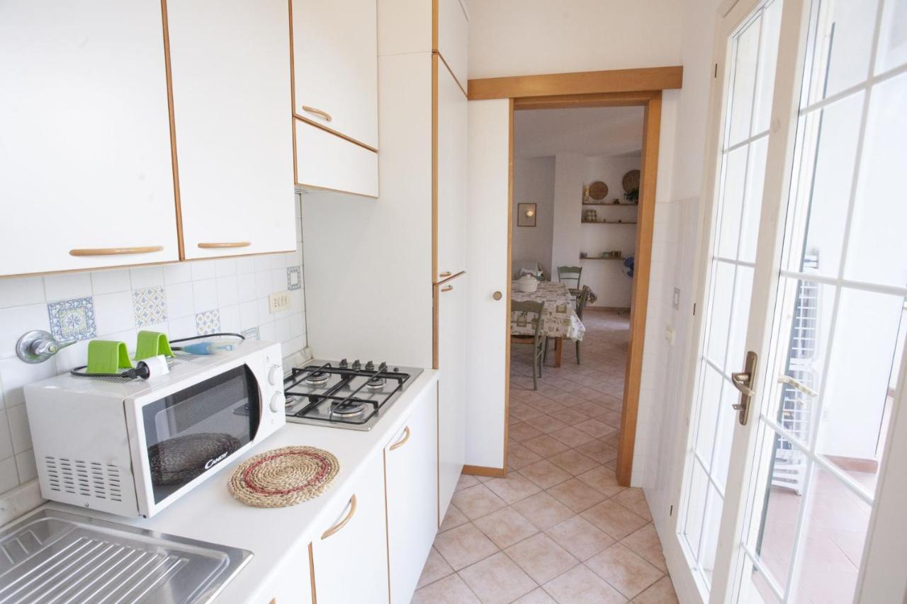 Appartamenti Villa Anna - Goelba Каполивери Екстериор снимка